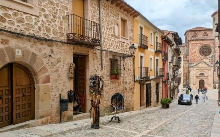 Vut Reyna Beatriz Apartment Siguenza Exterior photo